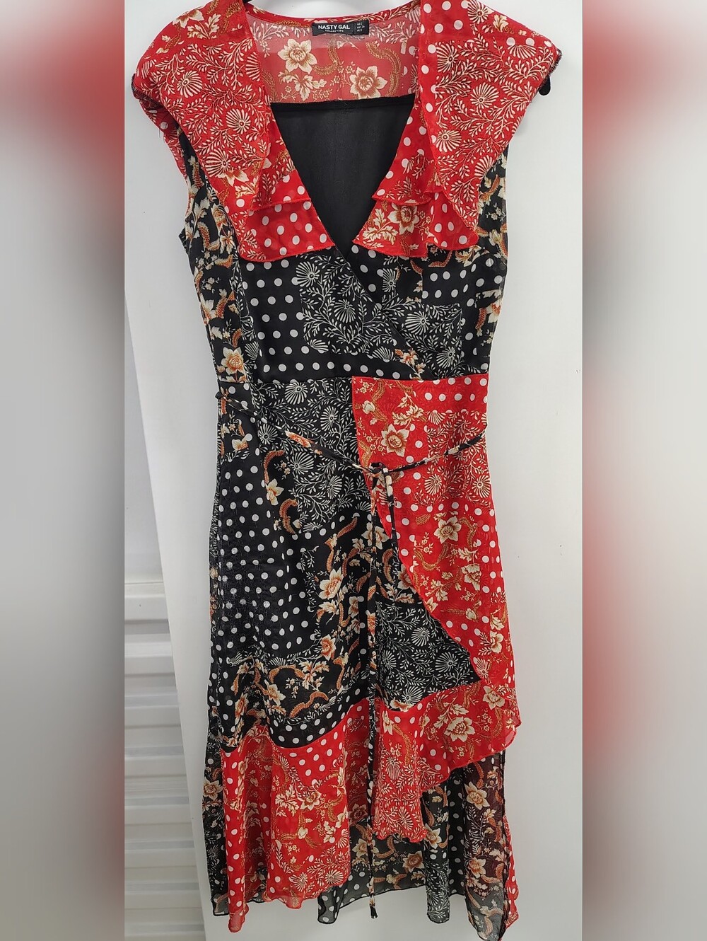 NWF Nasty Gal Red & Black Patchwork Mix Floral Dot Ties Waist Midi Dress Sz 2